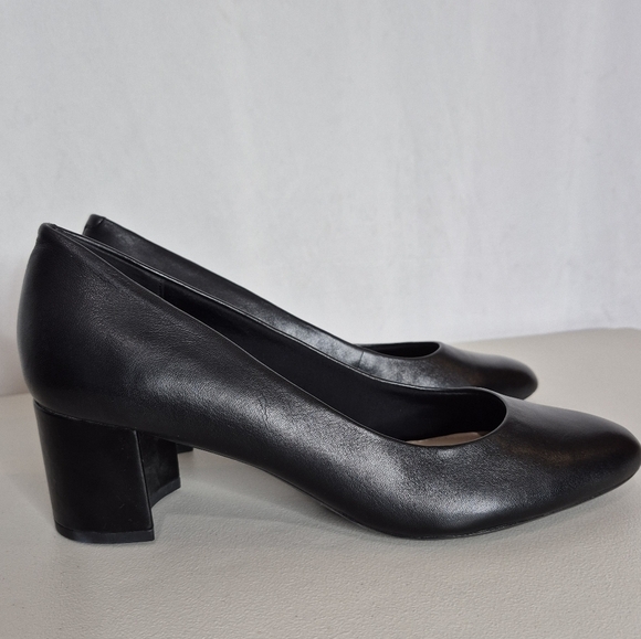 Easy-Spirit Evolve Black Leather Almond Toe Block Heel Pumps - NWOB - Size - 10 - Picture 1 of 13